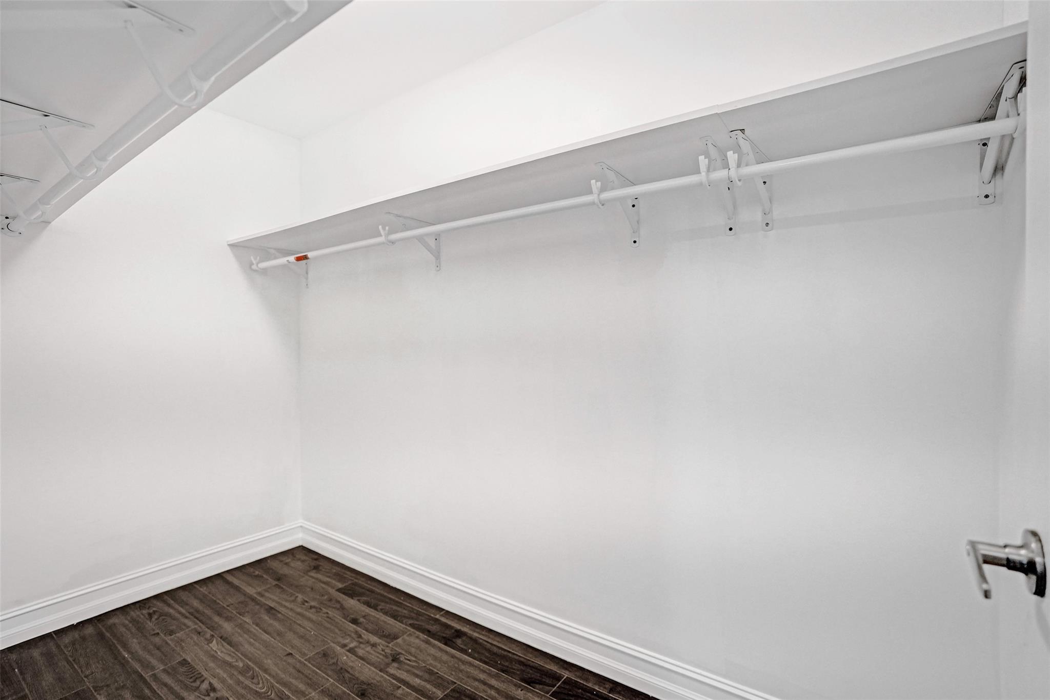 Woodside Estates 127-10 B - Residential