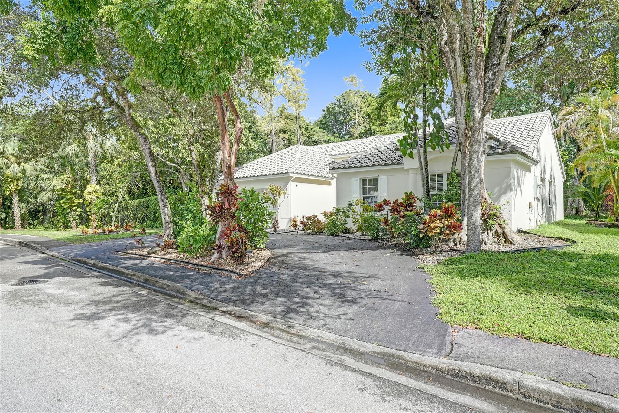 Woodside Estates 127-10 B - Residential