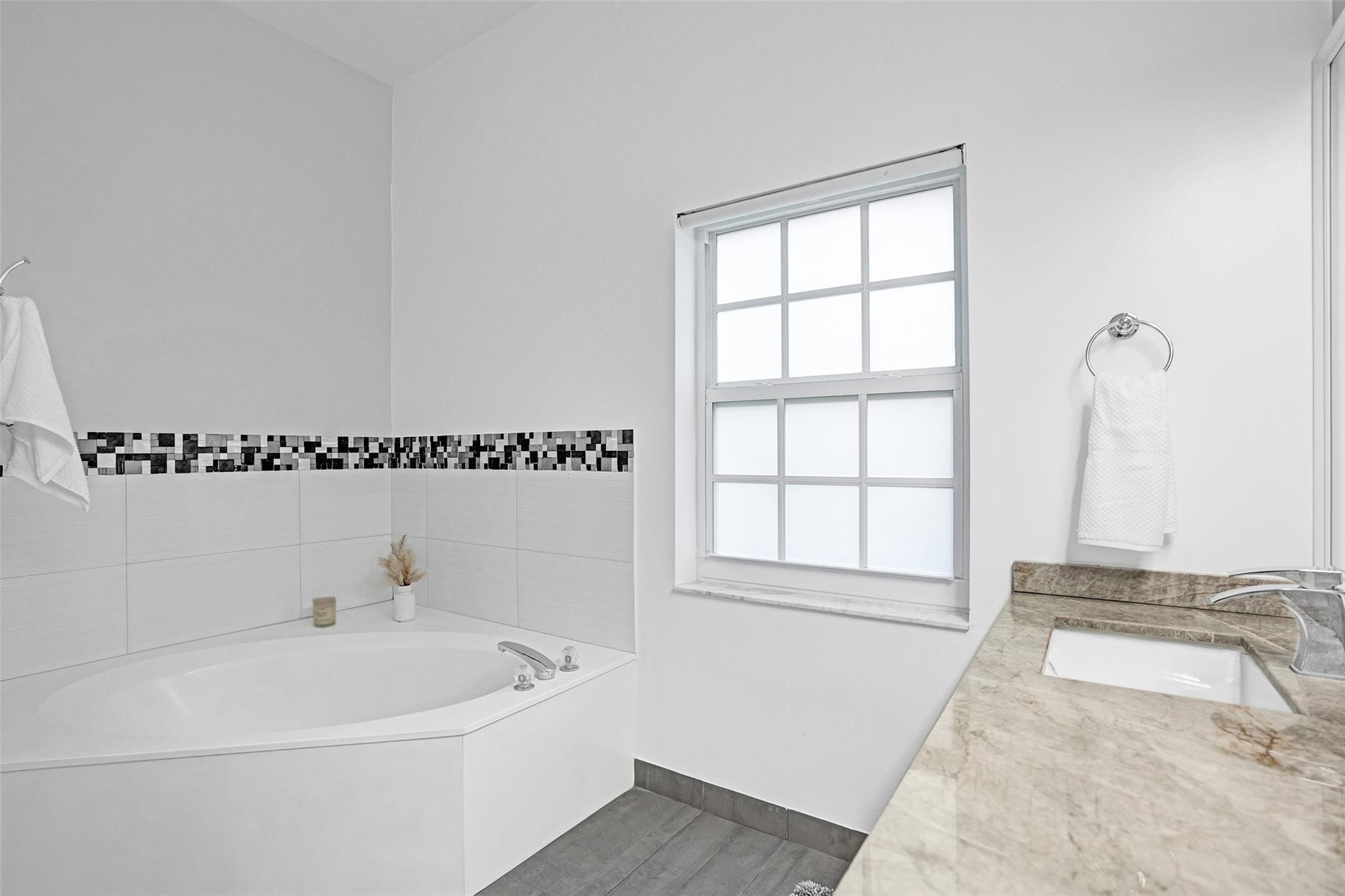 Woodside Estates 127-10 B - Residential