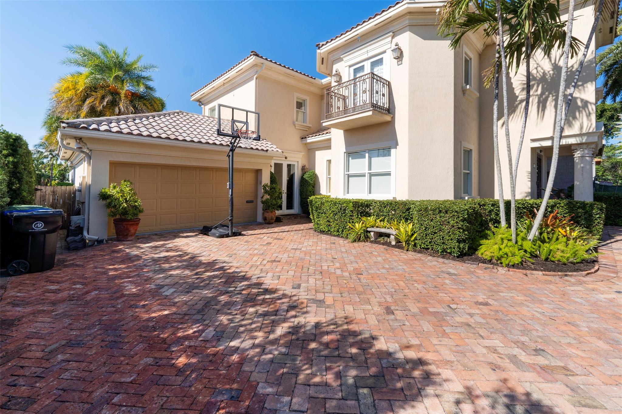 Lauderdale Harbors Sec A - Residential