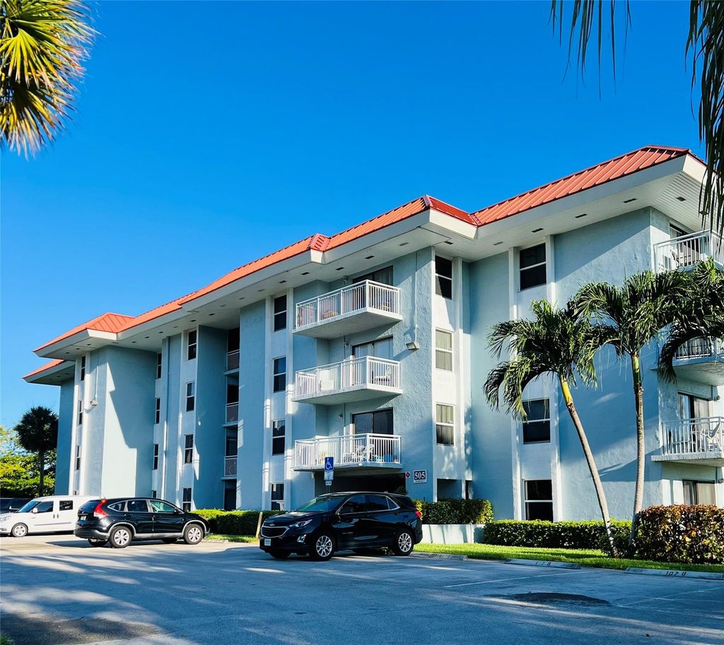 Photo of 505 Pine Island Road #107, Plantation, FL 33324 (MLS # F10520858)