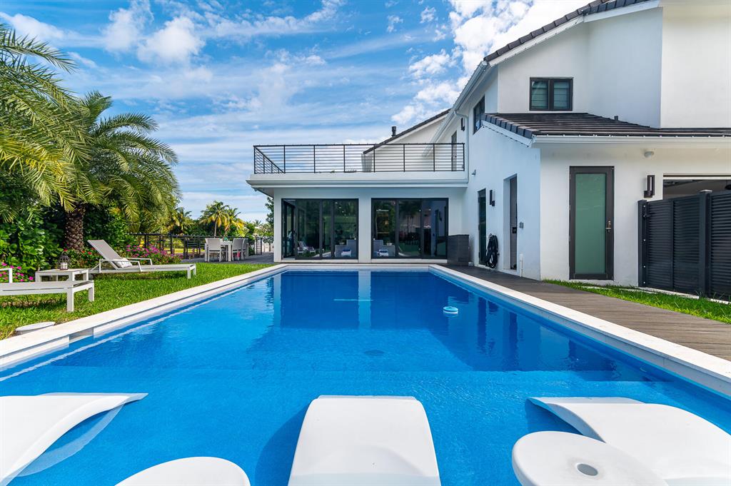 BOCA BAY COLONY - Residential