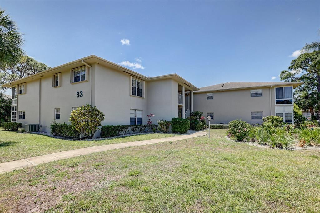 Photo of 33 Lake Vista Trail #202, Port Saint Lucie, FL 34952 (MLS # R10712446)