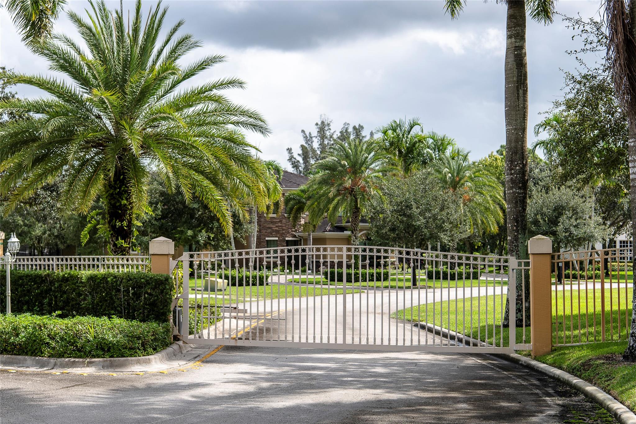 Incredible opportunity to build your dream home on an acre and a half homesite in one of Broward County’s last remaining gated communities. Stunning boutique size neighborhood is filled with charming oversized oak trees and multi-million dollar homes. Lot sale requires building the home with developer Brookman-Fels.