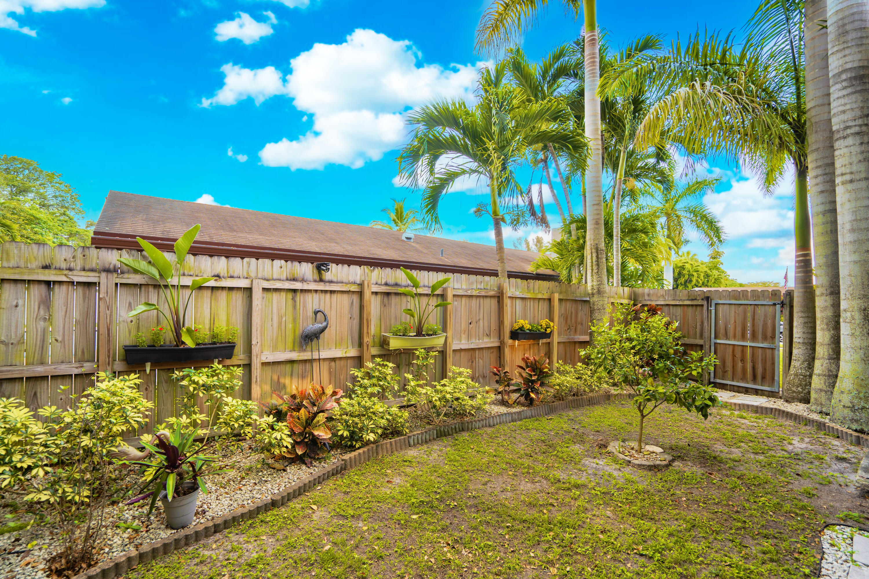 LAKEWOOD EAST SEC 1 - Residential