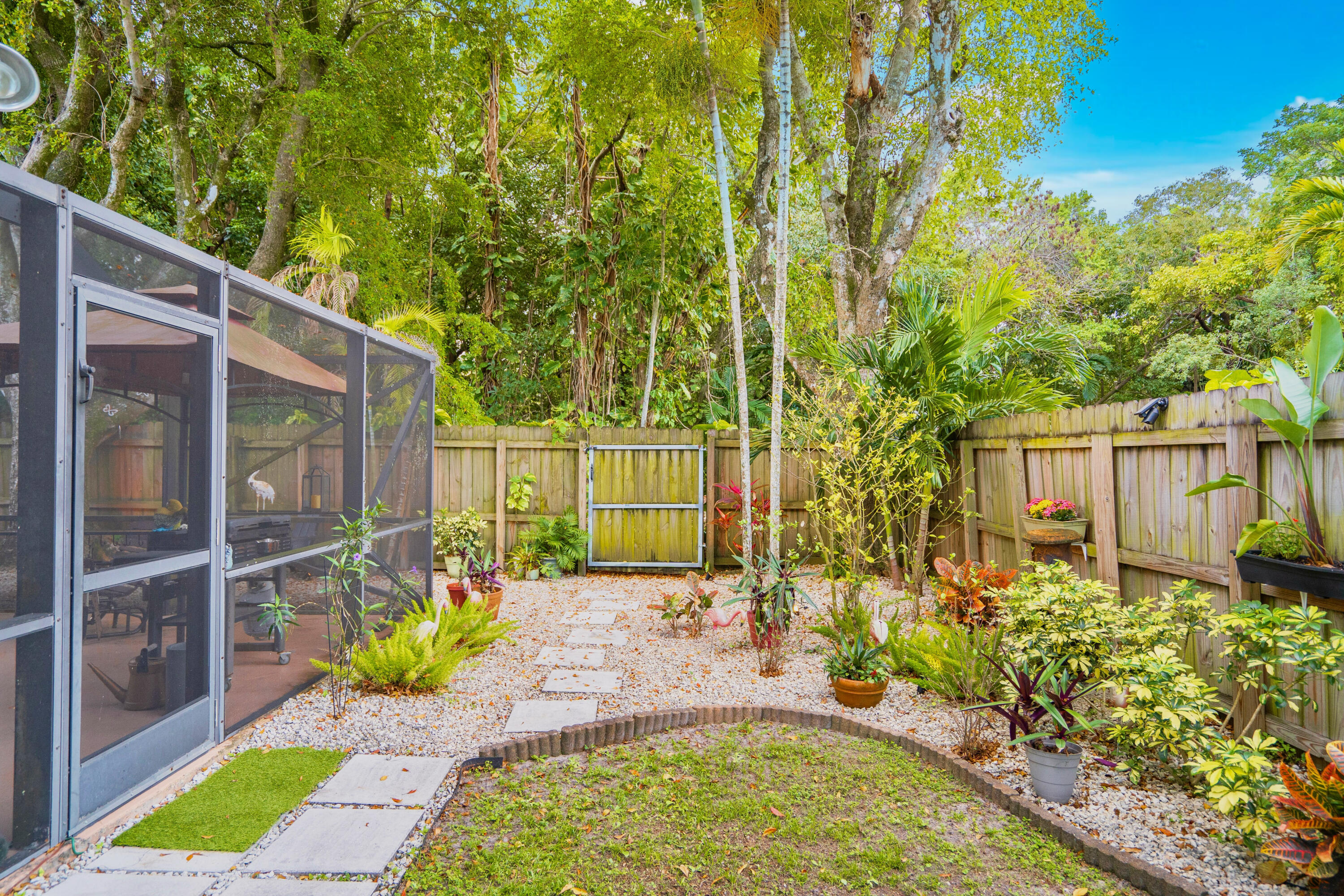 LAKEWOOD EAST SEC 1 - Residential