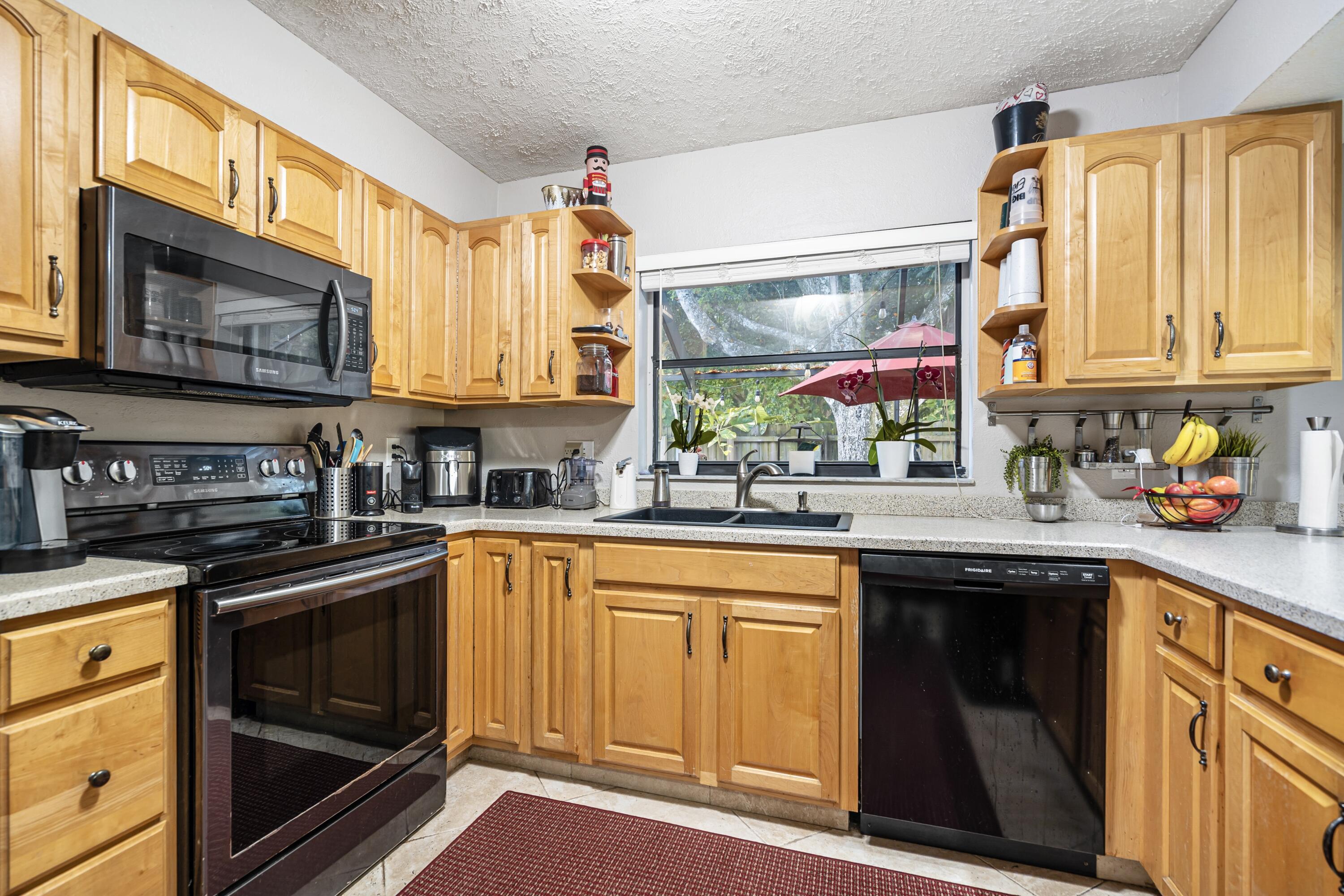 LAKEWOOD EAST SEC 1 - Residential