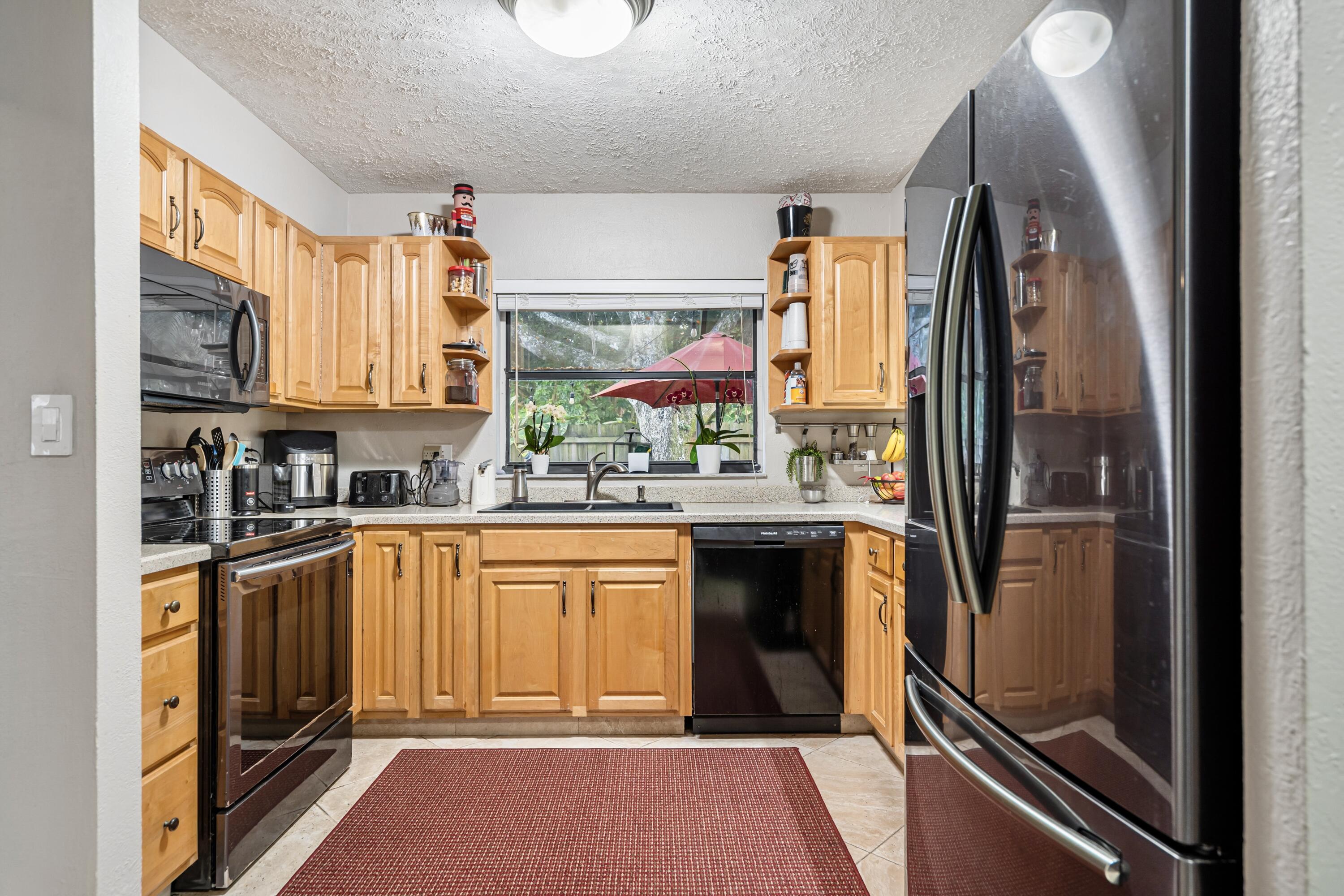 LAKEWOOD EAST SEC 1 - Residential