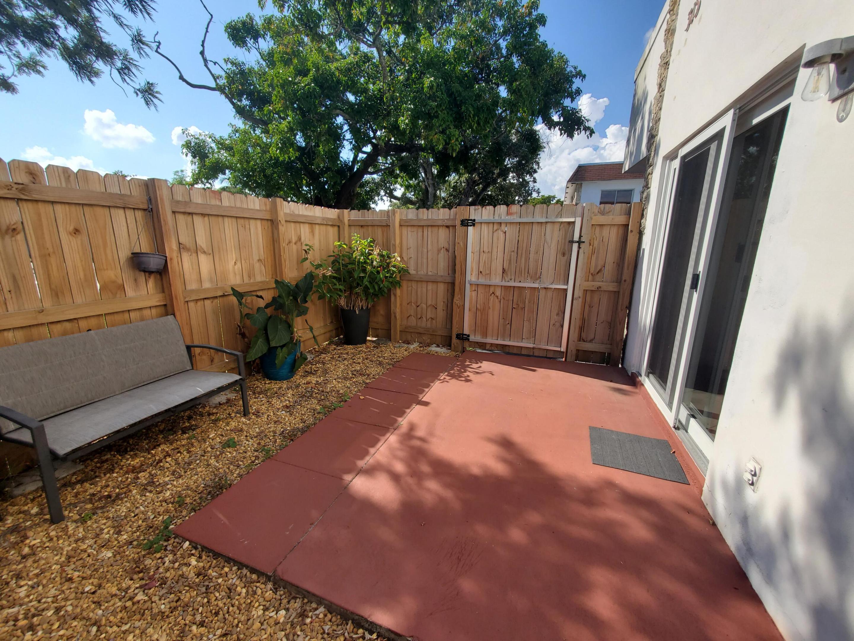 313 SW 1st Court SW L-4