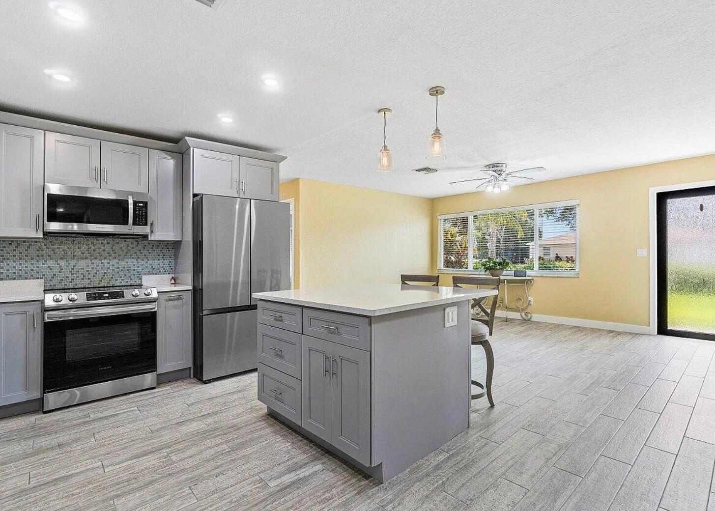 ROOSEVELT ESTATES - Residential