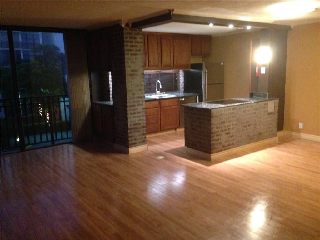 Plaza of the Americas - Residential