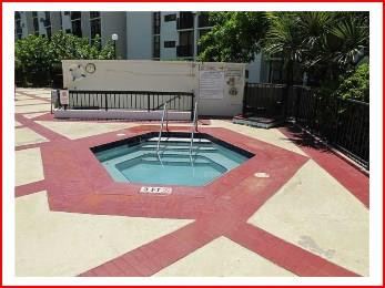 Plaza of the Americas - Residential