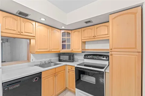 3200 N Palm Aire Dr Unit 303, Pompano Beach, FL MLS: F10504142