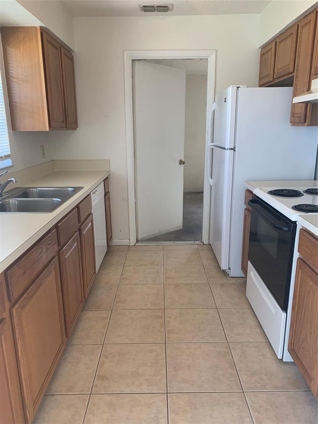 Photo of 619 SE Clifton Lane, Port Saint Lucie, FL 34983 (MLS # F10555227)