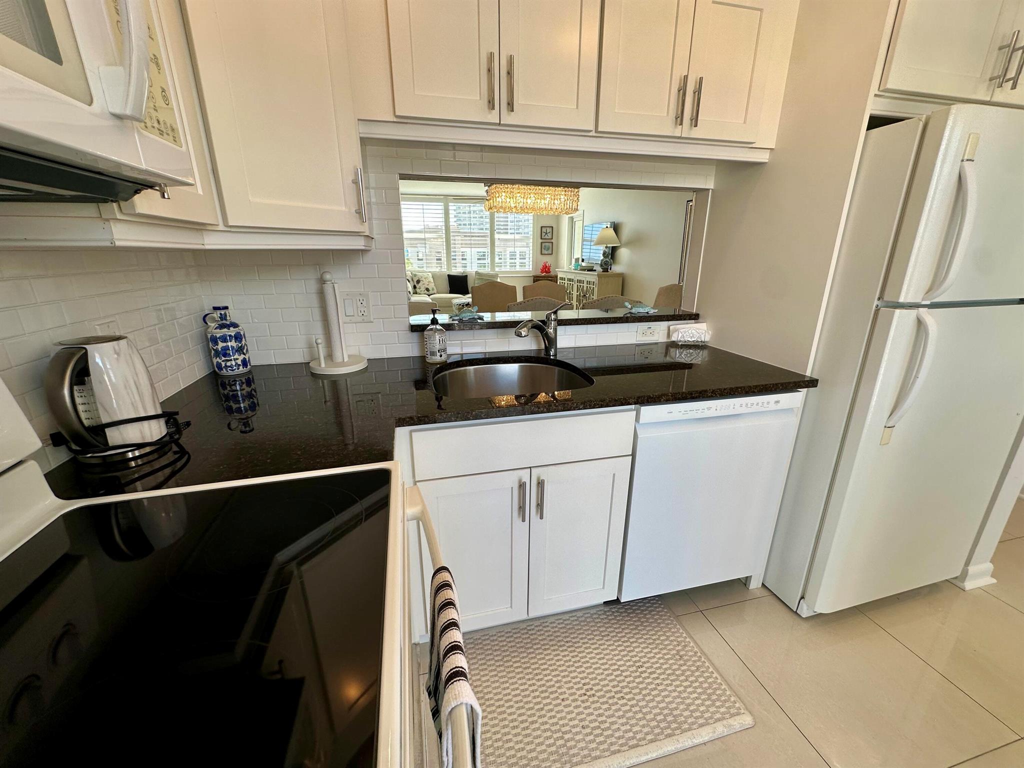 GRANADA HOUSE - Residential Lease