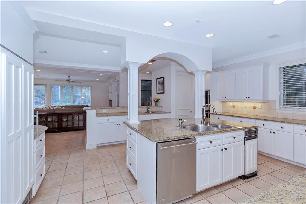 Royal Palm Yacht & Countr - Residential