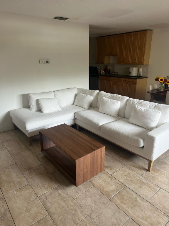 2050 Oleander Boulevard 10-105