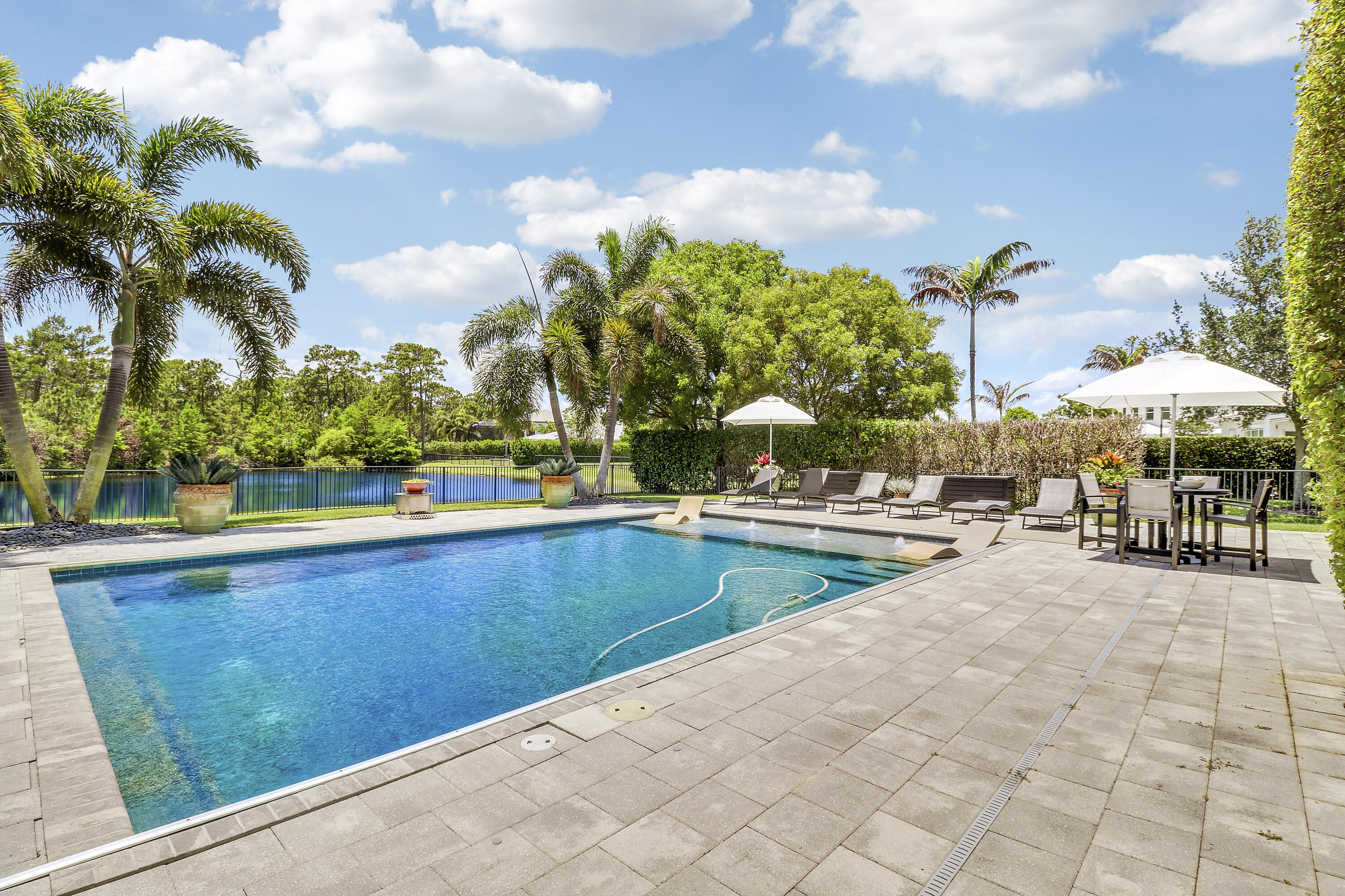 3045 NW Radcliffe Way, Palm City, FL, 34990/$2,090,000 3 3045 NW Radcliffe Way