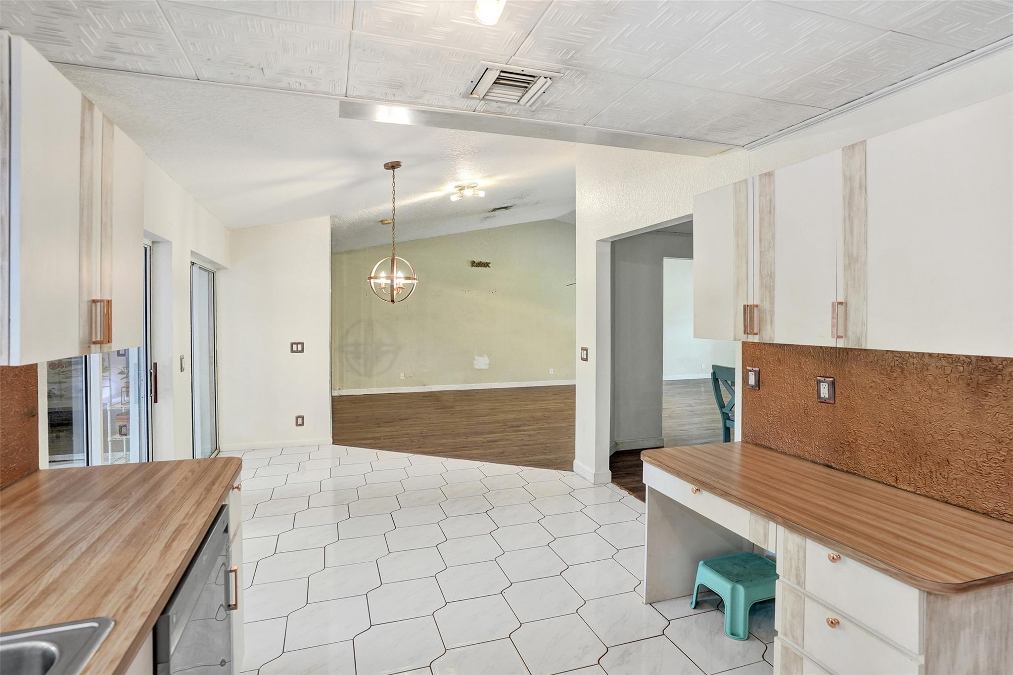 PINE RIDGE VILLAS - Residential