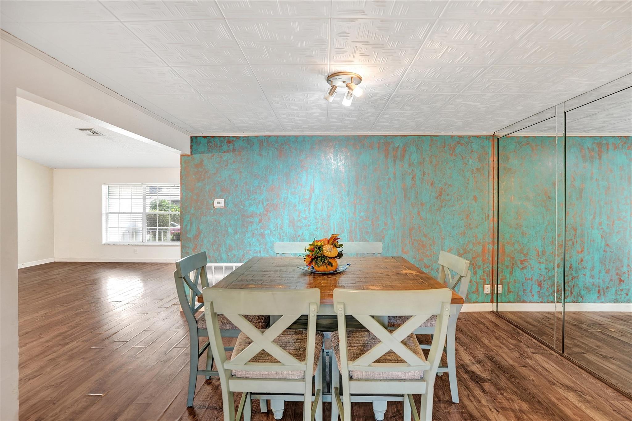 PINE RIDGE VILLAS - Residential