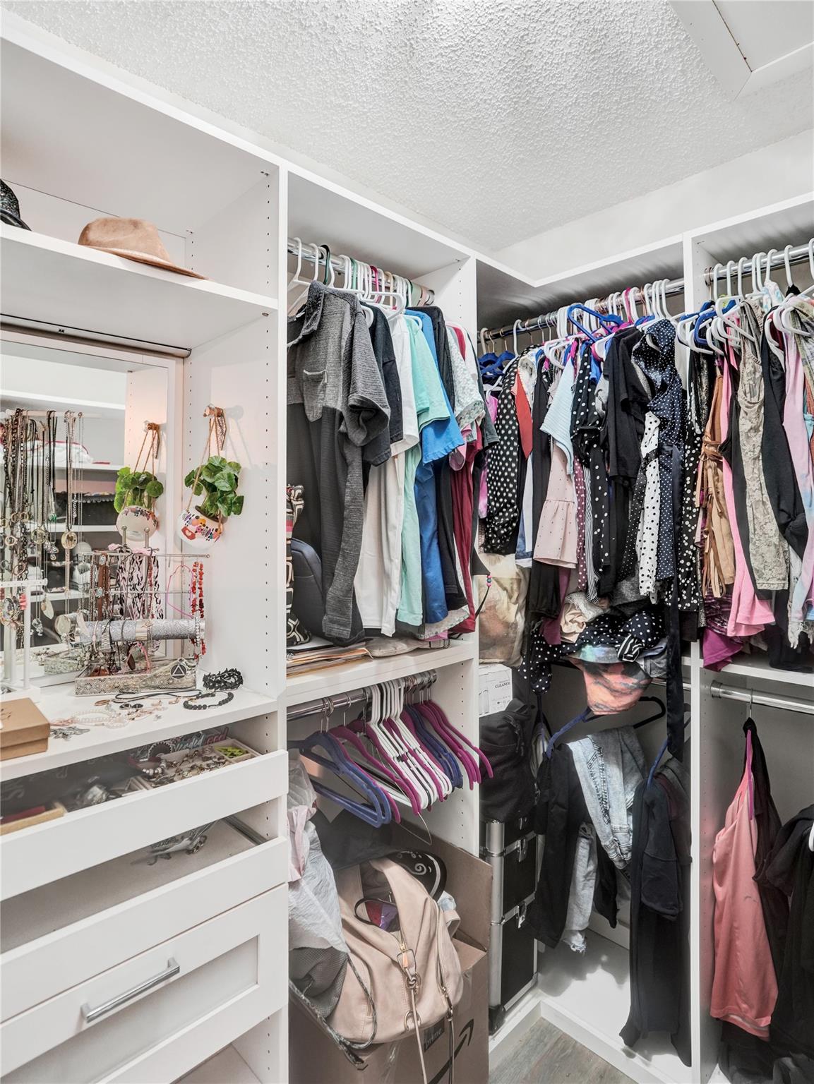 PINE RIDGE VILLAS - Residential