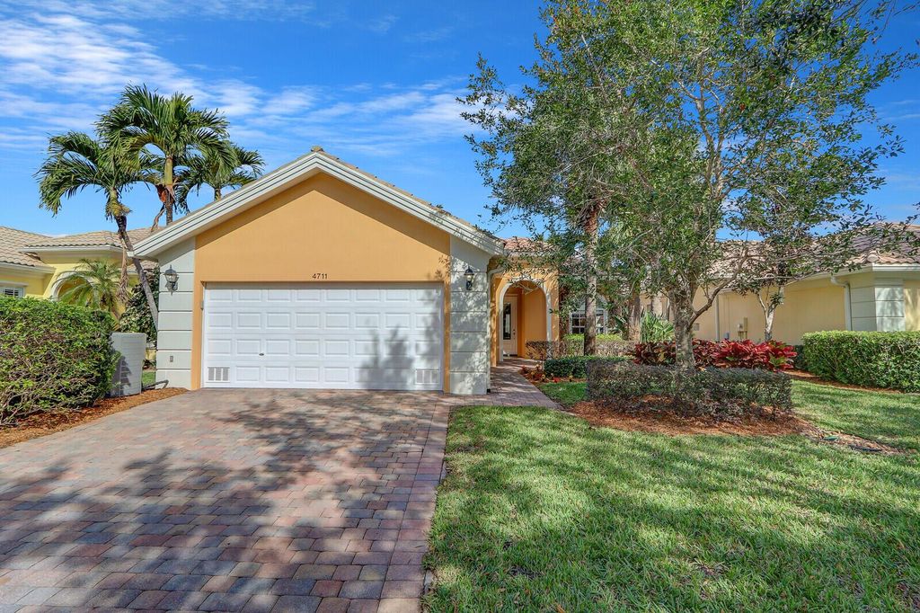 Photo of 4711 Dovehill Drive, Palm Beach Gardens, FL 33418 (MLS # R10955404)