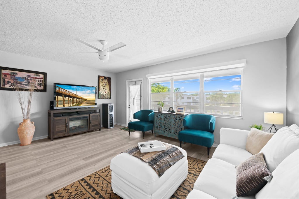 Photo of 318 Oakridge R #318, Deerfield Beach, FL 33442 (MLS # F10528079)