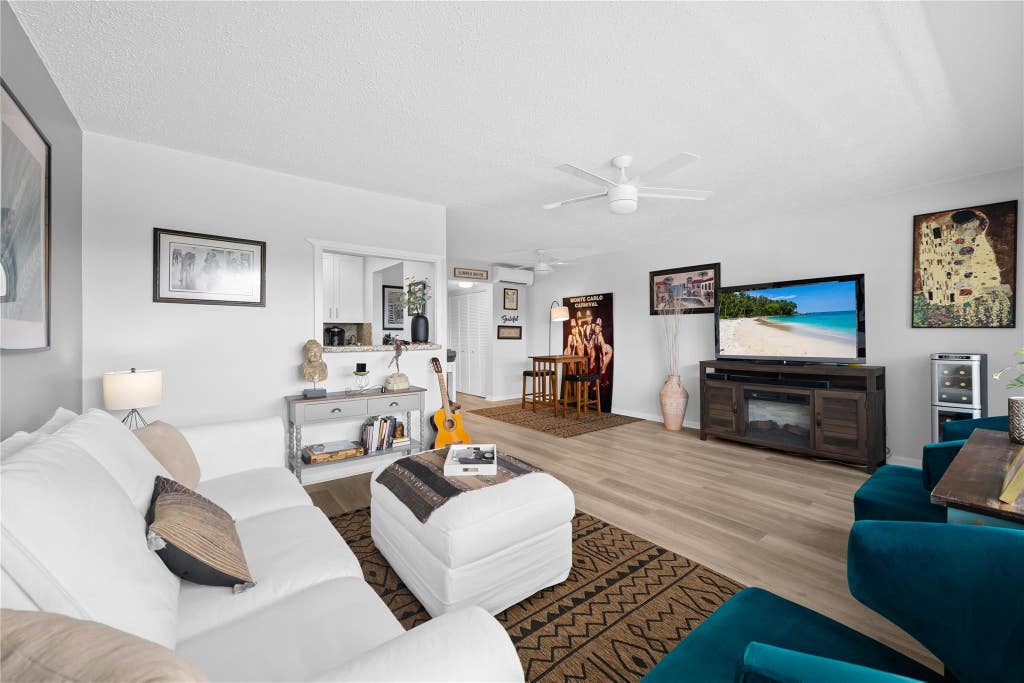 Photo of 318 Oakridge R #318, Deerfield Beach, FL 33442 (MLS # F10528079)