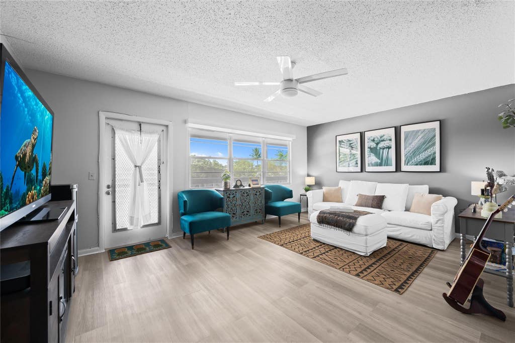 Photo of 318 Oakridge R #318, Deerfield Beach, FL 33442 (MLS # F10528079)