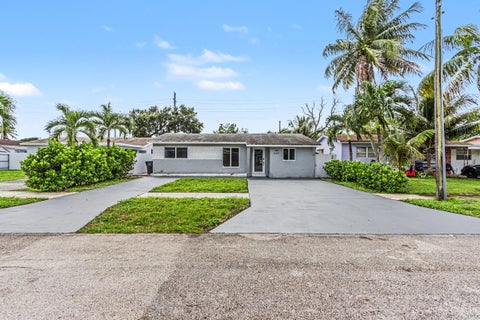 Tiny photo for 6320 ADAMS Street, Hollywood, FL 33023 (MLS # B26084132)