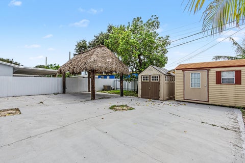 Tiny photo for 6320 ADAMS Street, Hollywood, FL 33023 (MLS # B26084132)