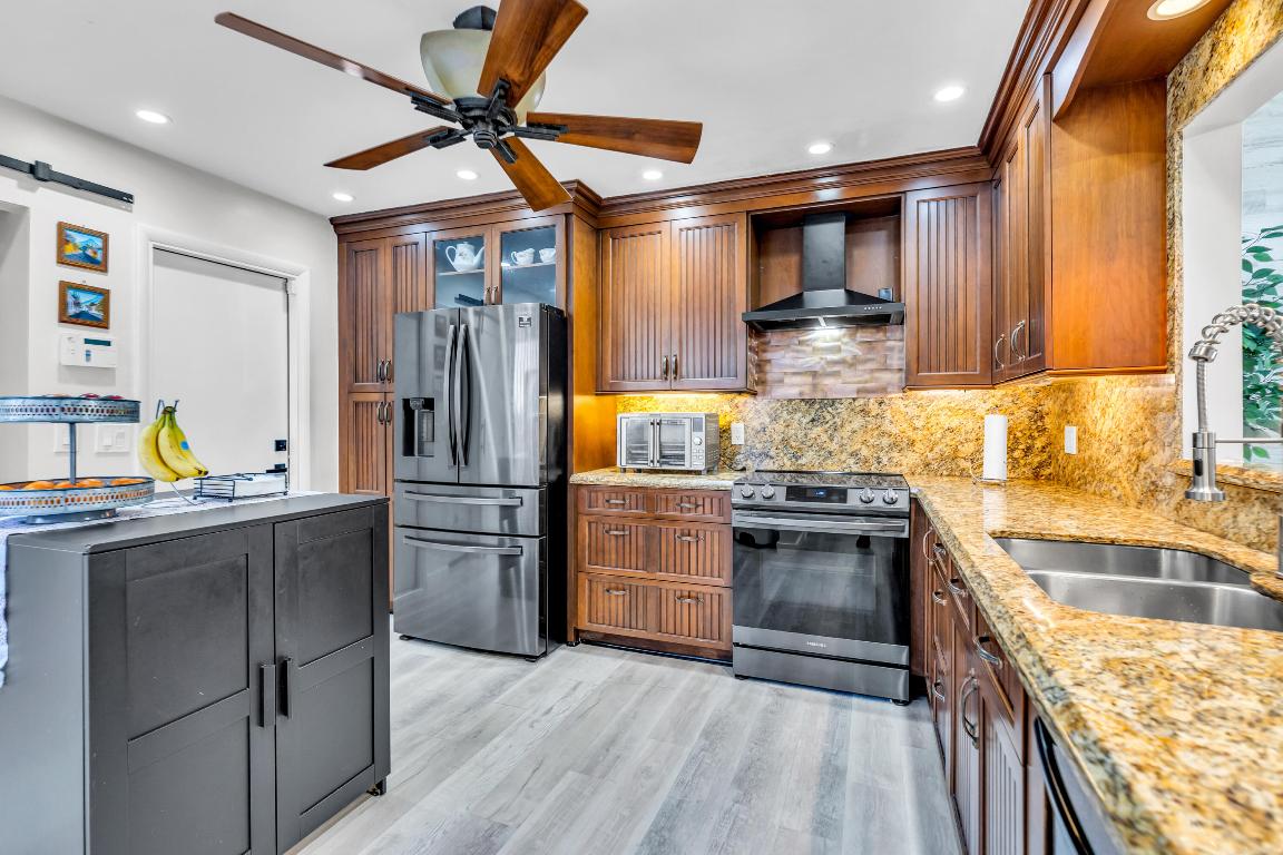 VILLAGES OF HILLSBORO SEC 1 - Residential