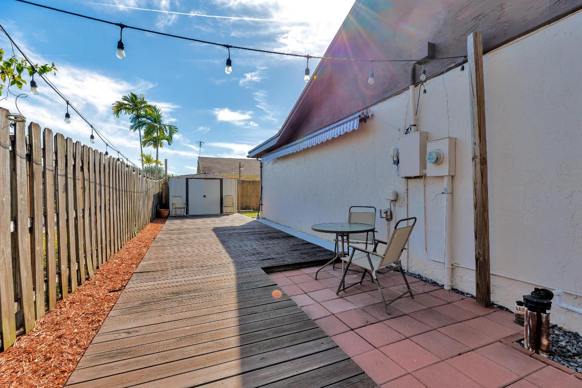 VILLAGES OF HILLSBORO SEC 1 - Residential