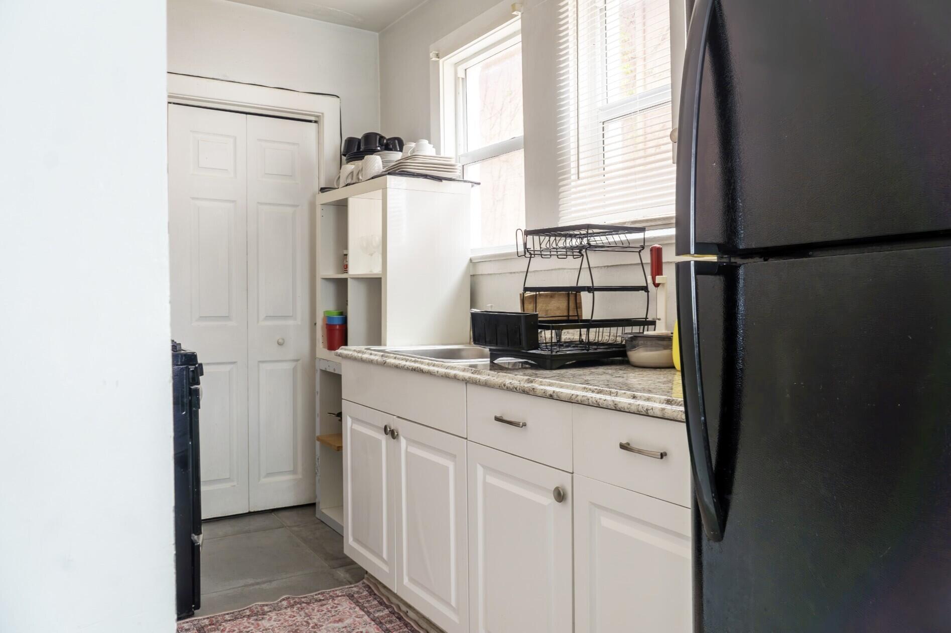 COLONIAL ESTS - Residential Income