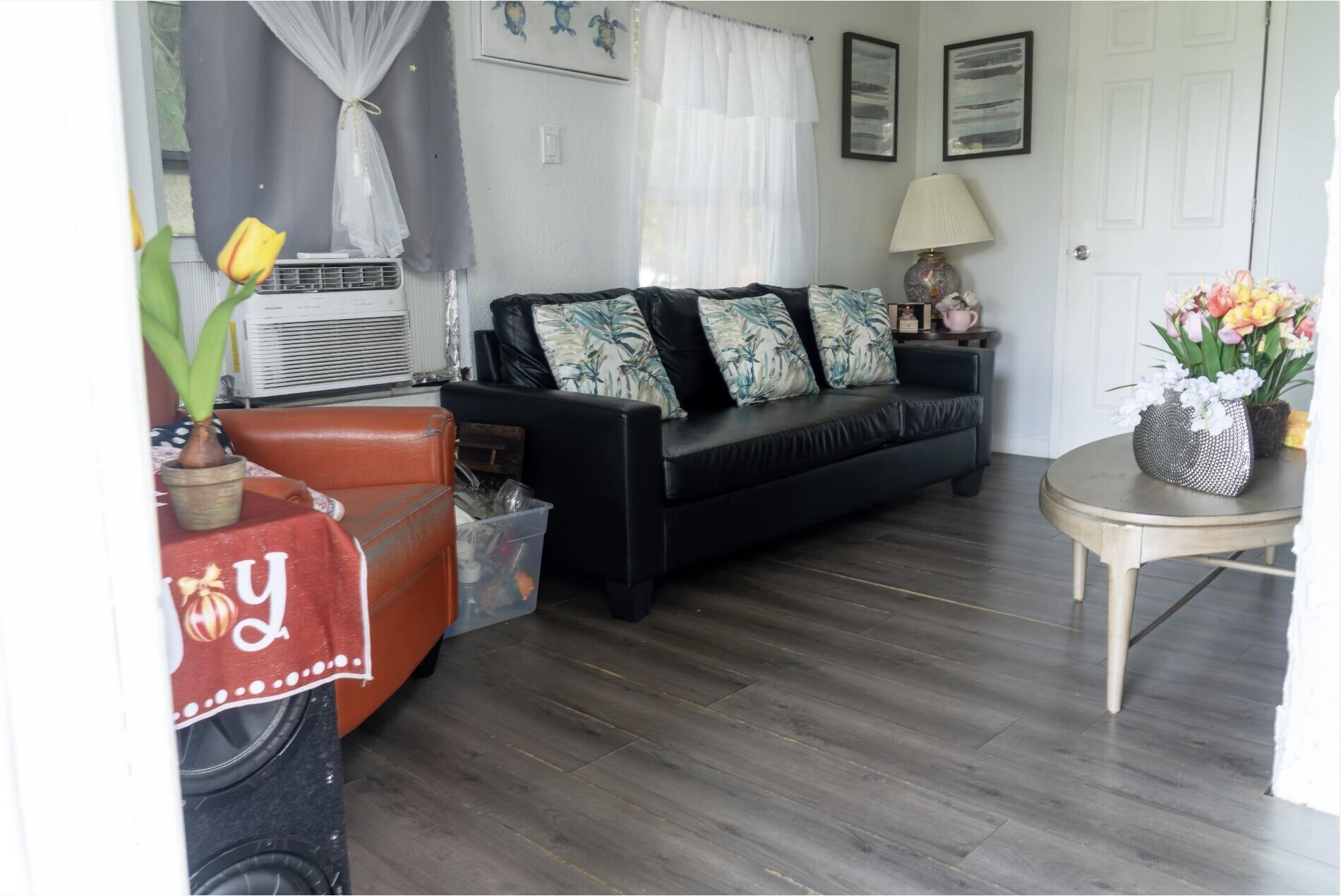 COLONIAL ESTS - Residential Income