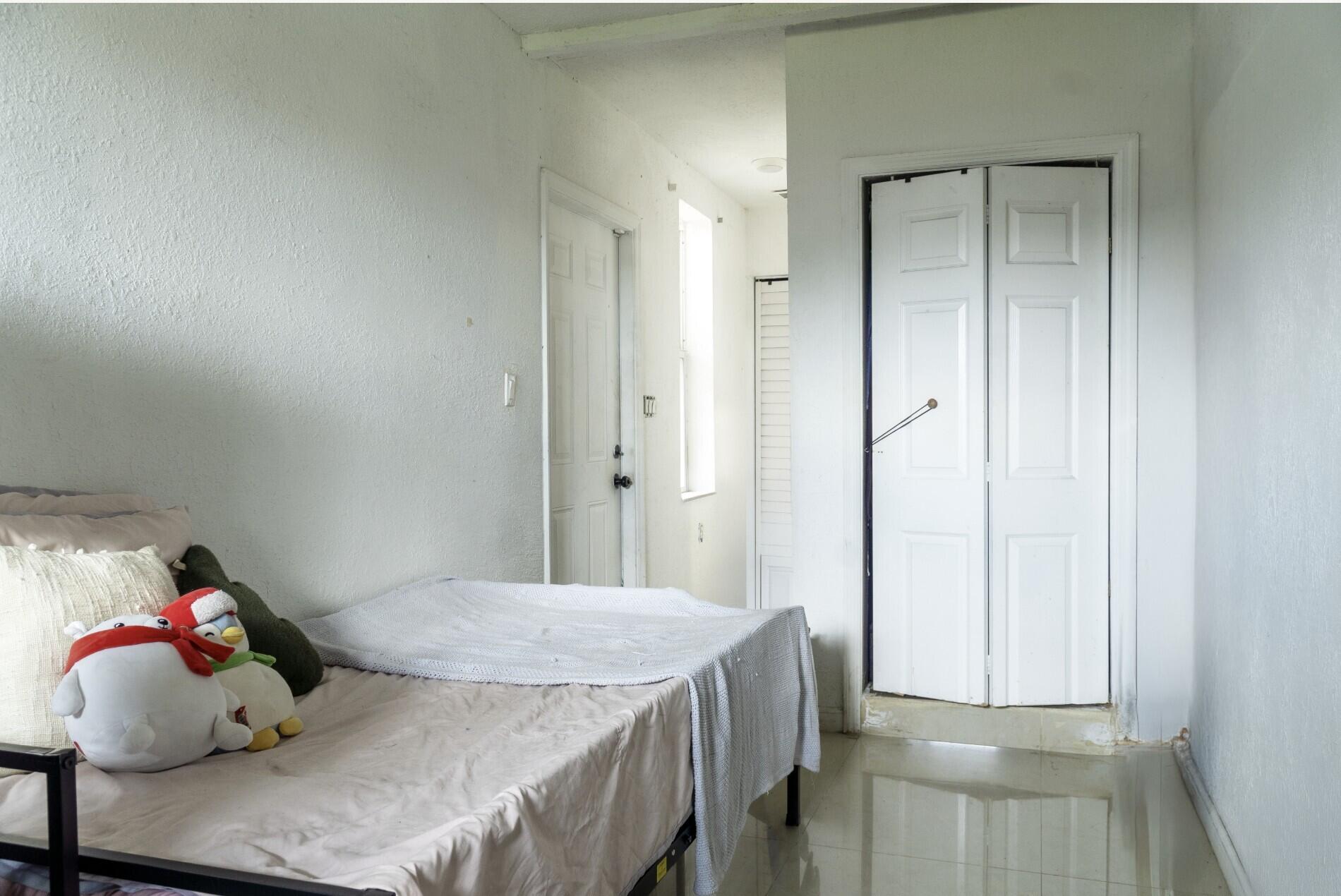 COLONIAL ESTS - Residential Income