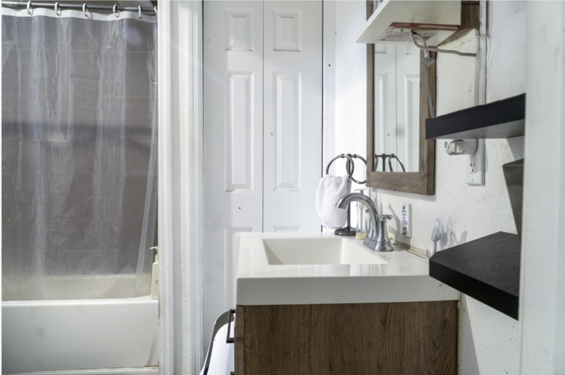 COLONIAL ESTS - Residential Income