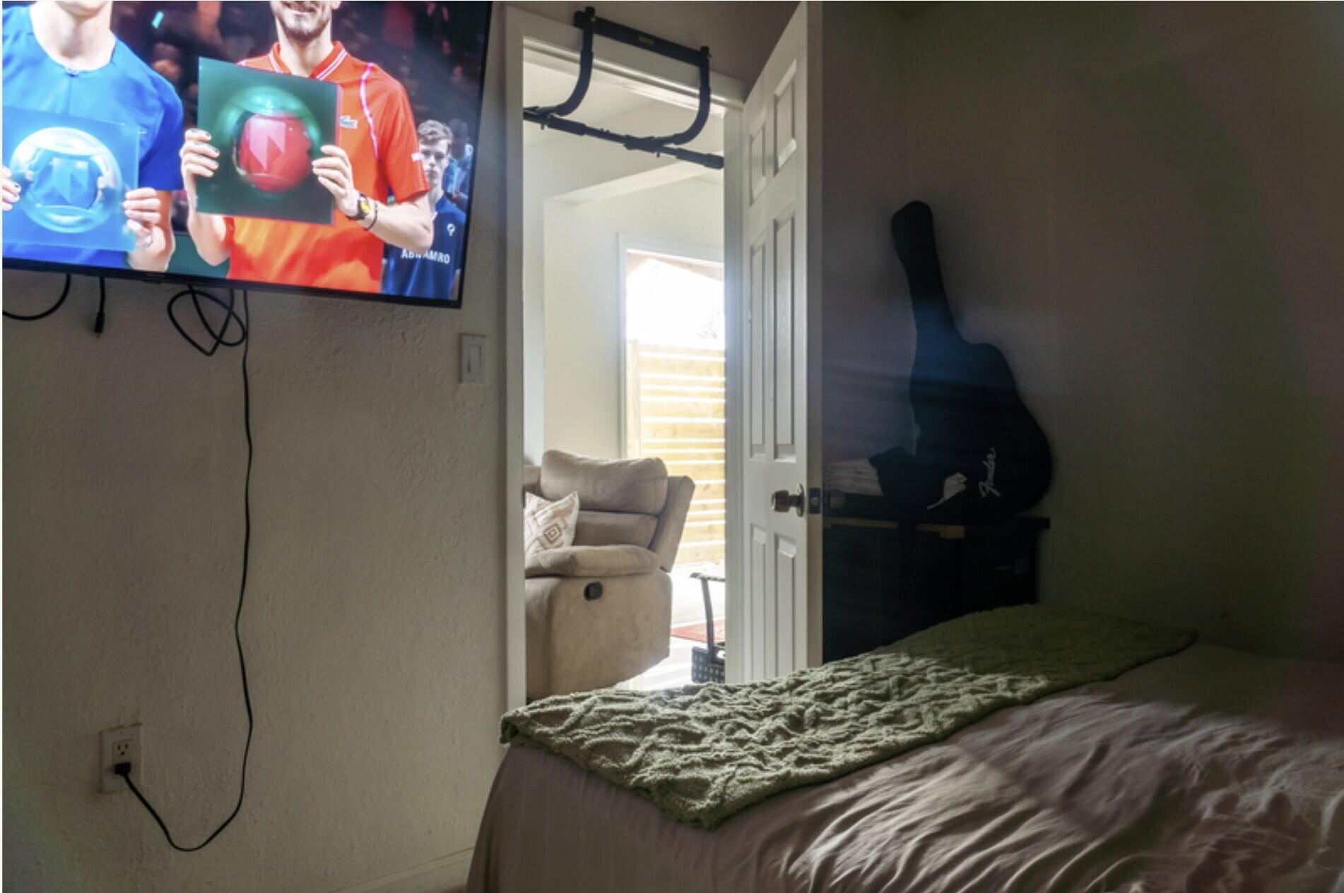 COLONIAL ESTS - Residential Income