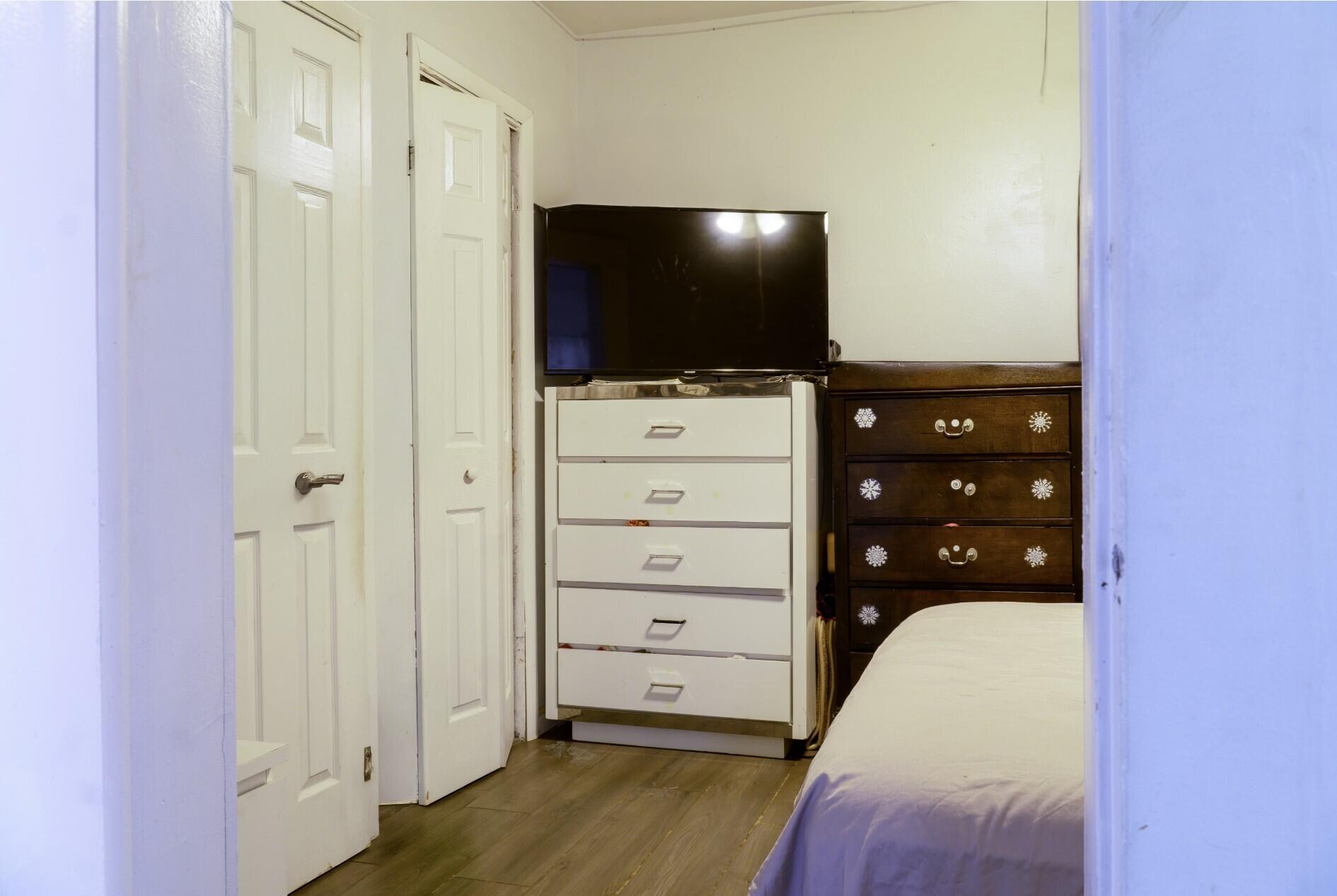 COLONIAL ESTS - Residential Income