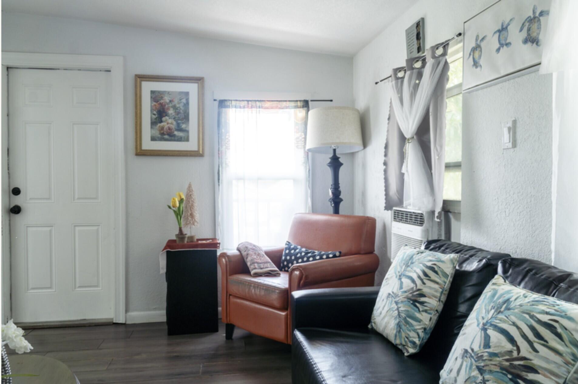 COLONIAL ESTS - Residential Income