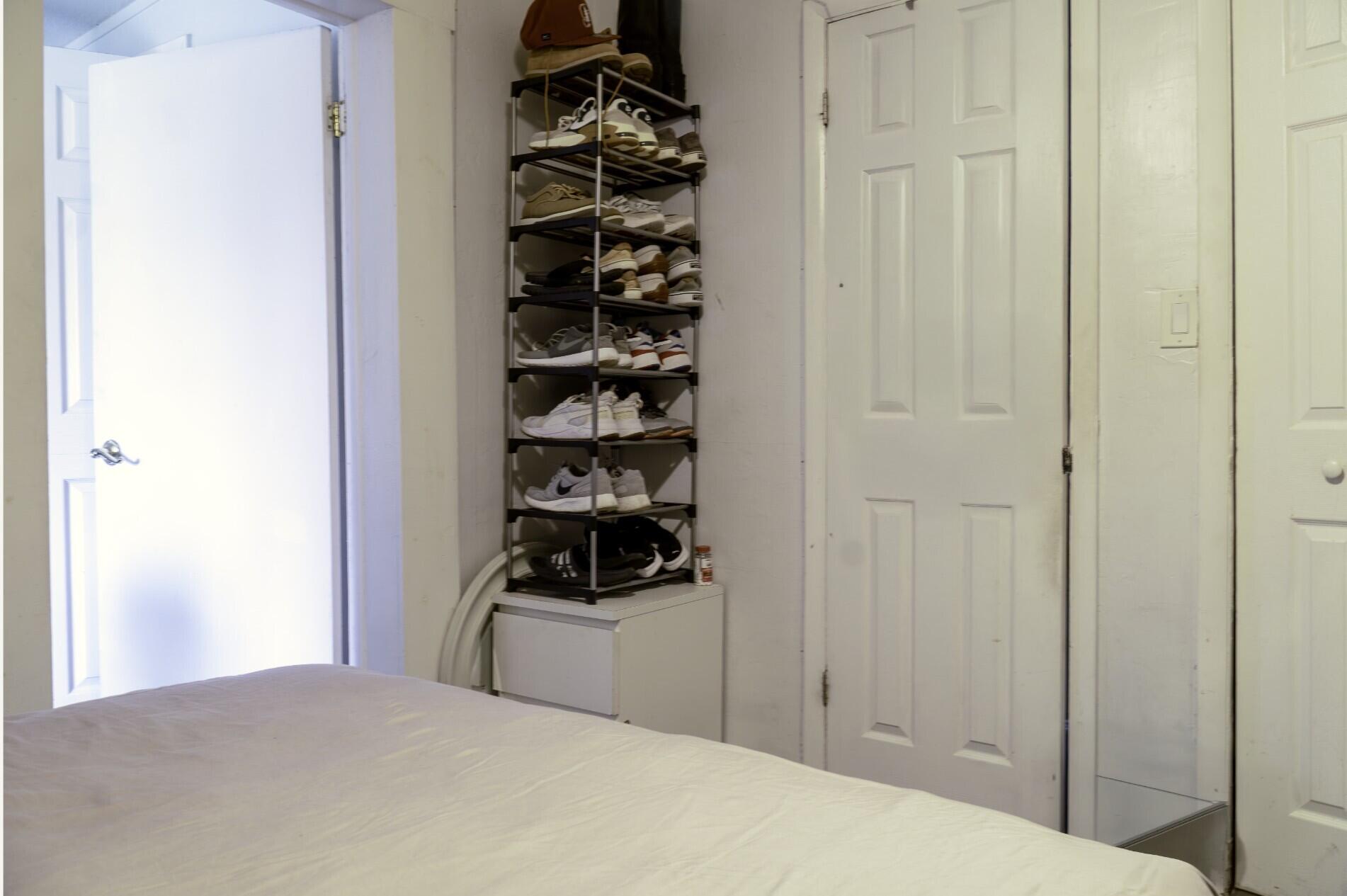 COLONIAL ESTS - Residential Income