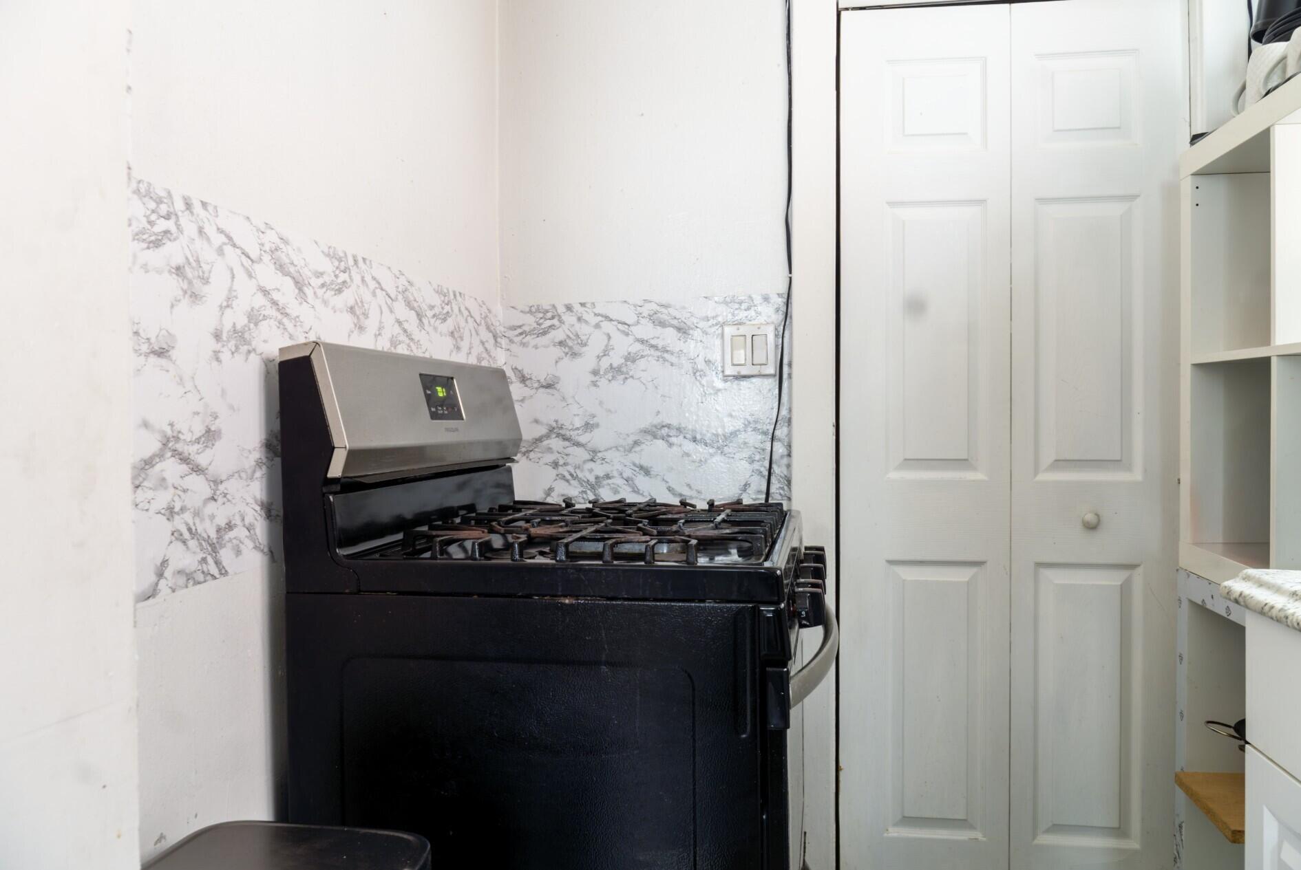 COLONIAL ESTS - Residential Income