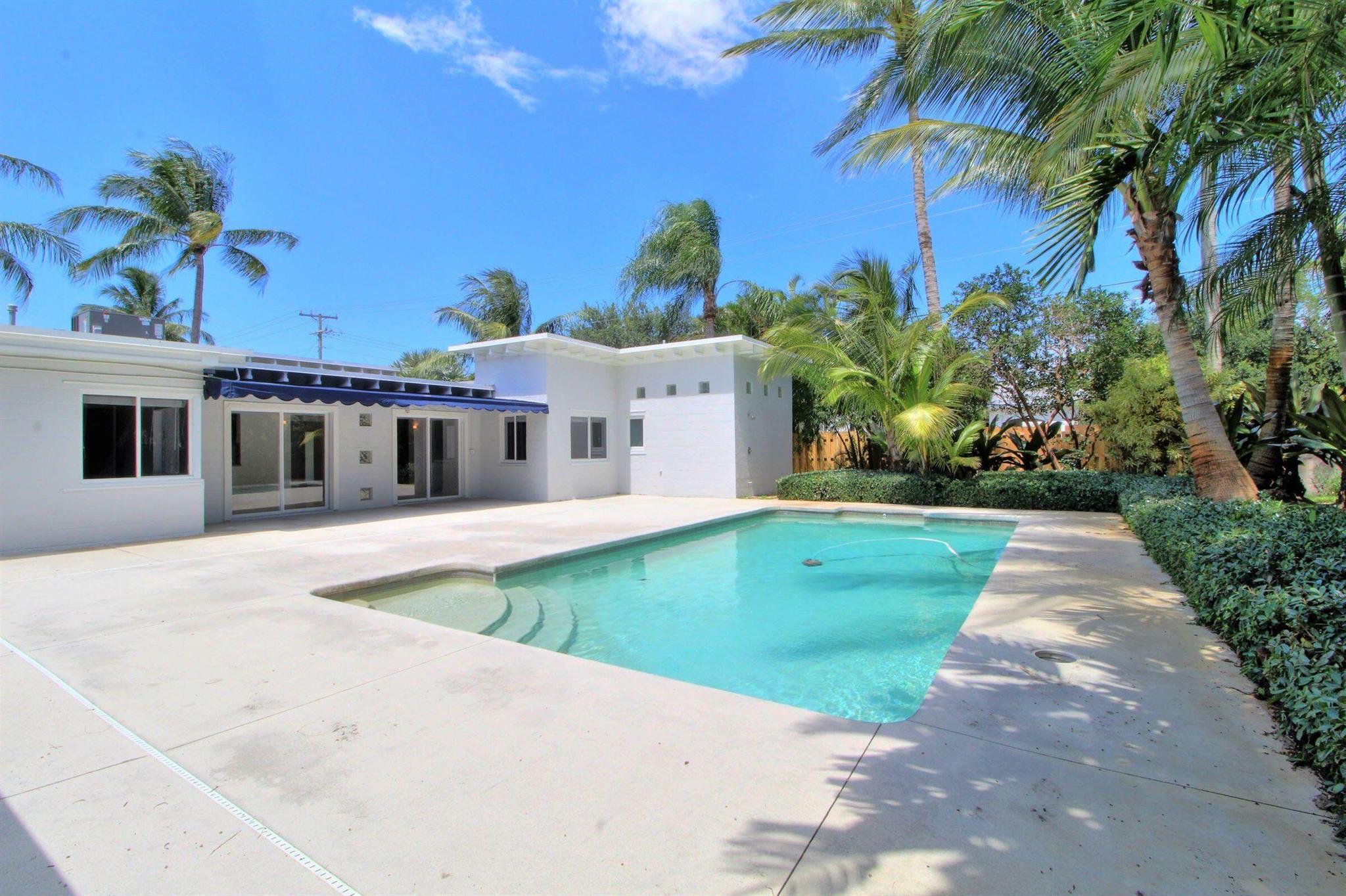 One of the last great lots in Lake Ida! Located minutes from the beach and downtown. This Lake Ida home has it all. The vaulted ceilings and terrazzo floors give this home plenty of charm. An updated kitchen offers granite counters and is equipped with SS appliances along with a gas range. New A/C 2023. The ultra private backyard with pool is perfect for entertaining and enjoying the outdoors. If you're looking to build your next dream home this is it. Perfect and private corner lot with almost 14,000sqft.
