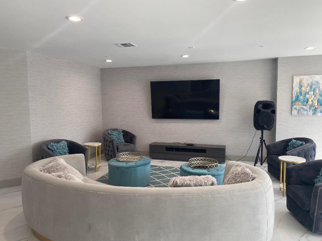 CORNICHE CONDO - Residential Lease