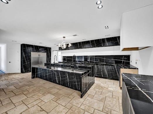 5220 N 31st Pl