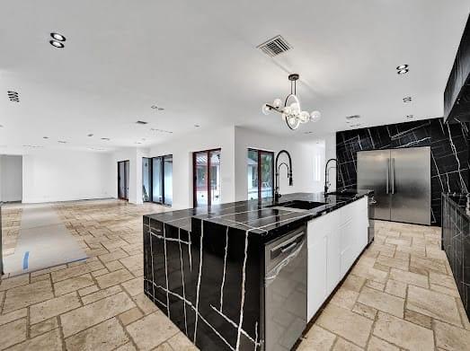 5220 N 31st Pl