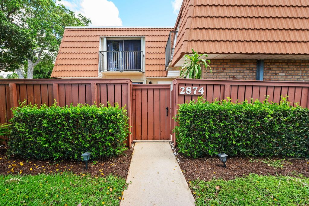 Photo of 2874 Waterford Drive S, Deerfield Beach, FL 33442 (MLS # B26039366)