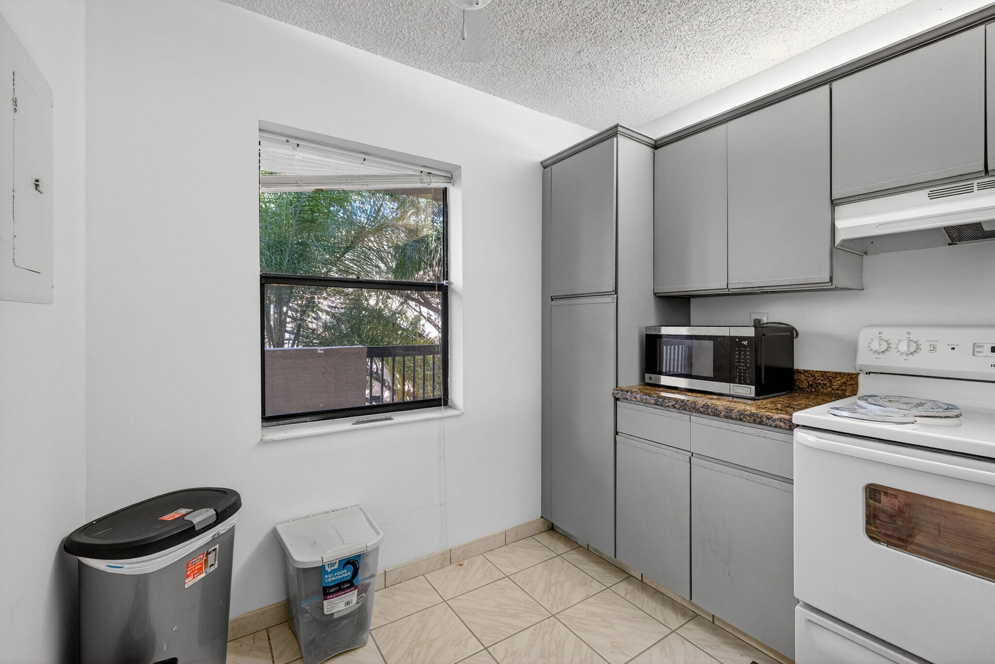 TRADEWINDS B CONDO - Residential