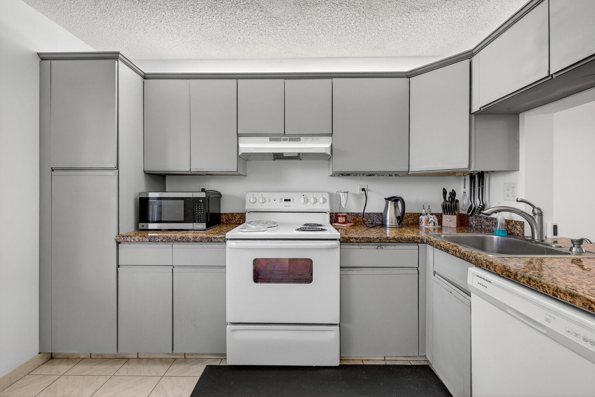 TRADEWINDS B CONDO - Residential