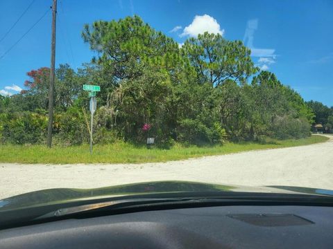 — beds bed, — baths bath property at 3249 Oriole Court, Lake Placid, FL 33852